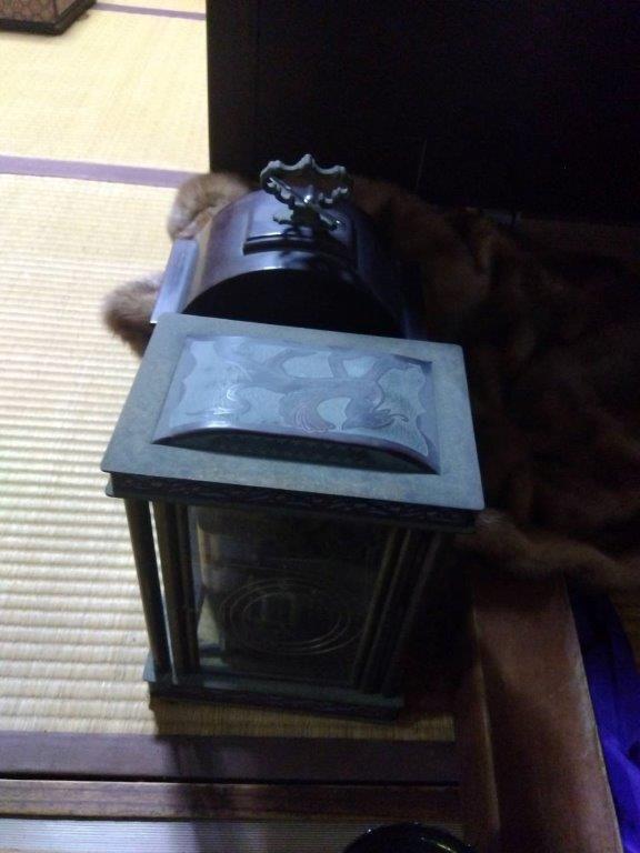 古い時代の置時計