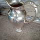 銀製のピッチャー