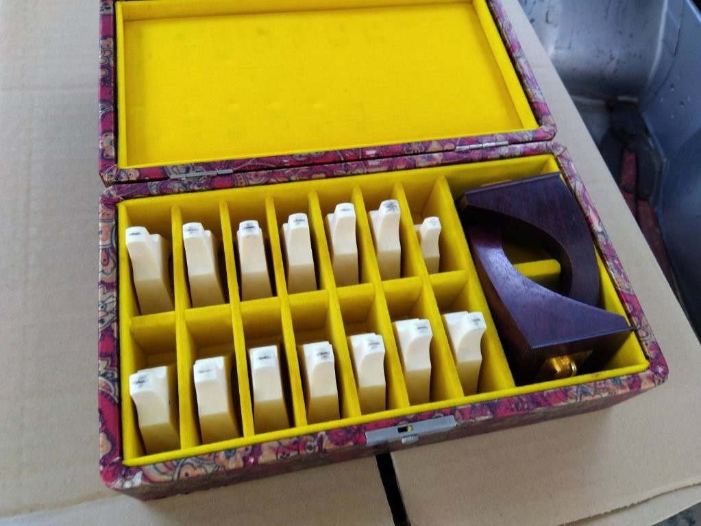 保存状態の良い琴柱と調弦具｜和楽器買取事例・東京都目黒区にて遺品整理で発見された伝統楽器