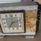 大理石製機械式置時計の文字盤状態と側面デザインを確認した東京都世田谷区の買取事例写真